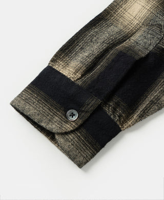 Brushed cotton sports shirt with ombre black/beige plaid cuff and button